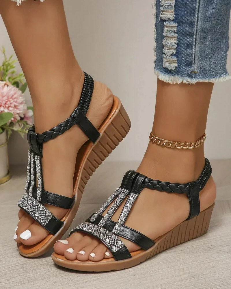Stijlvolle en modieuze zomersandalen voor dames - perfect voor warme dagen