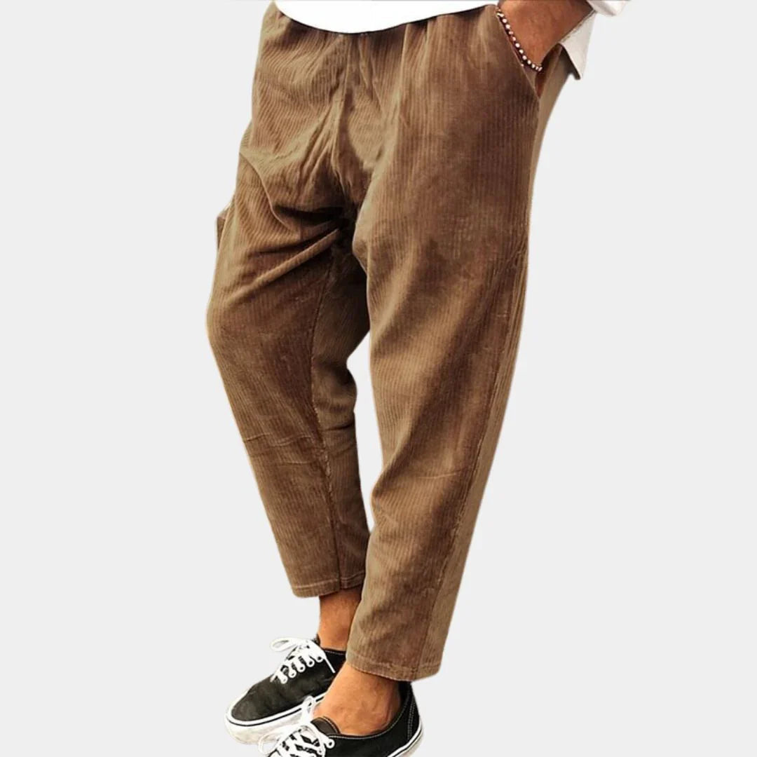Comfortabele zomerbroek van corduroy met praktische zakken - ideaal voor een casual zomerse look.