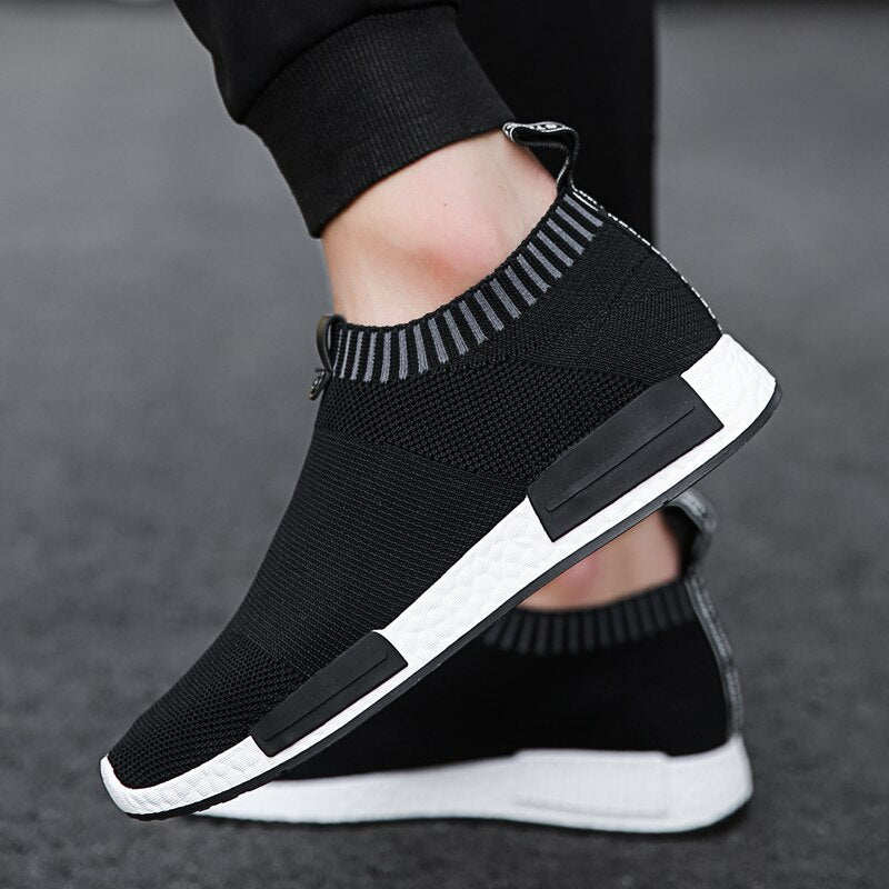 Comfortabele lichtgewicht herensneakers, ideaal voor herfst- en winterdagen, met een ademend bovenwerk en flexibele buitenzool voor comfort en grip.