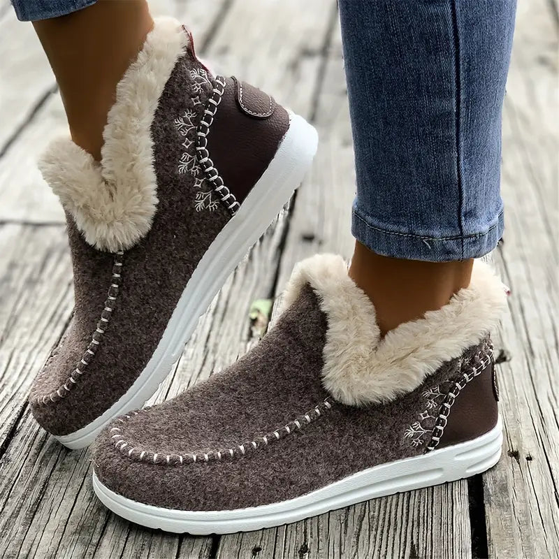 Comfortabele winterlaarzen voor dames met behaaglijke binnenvoering en antislipzolen, ideaal voor koude dagen.