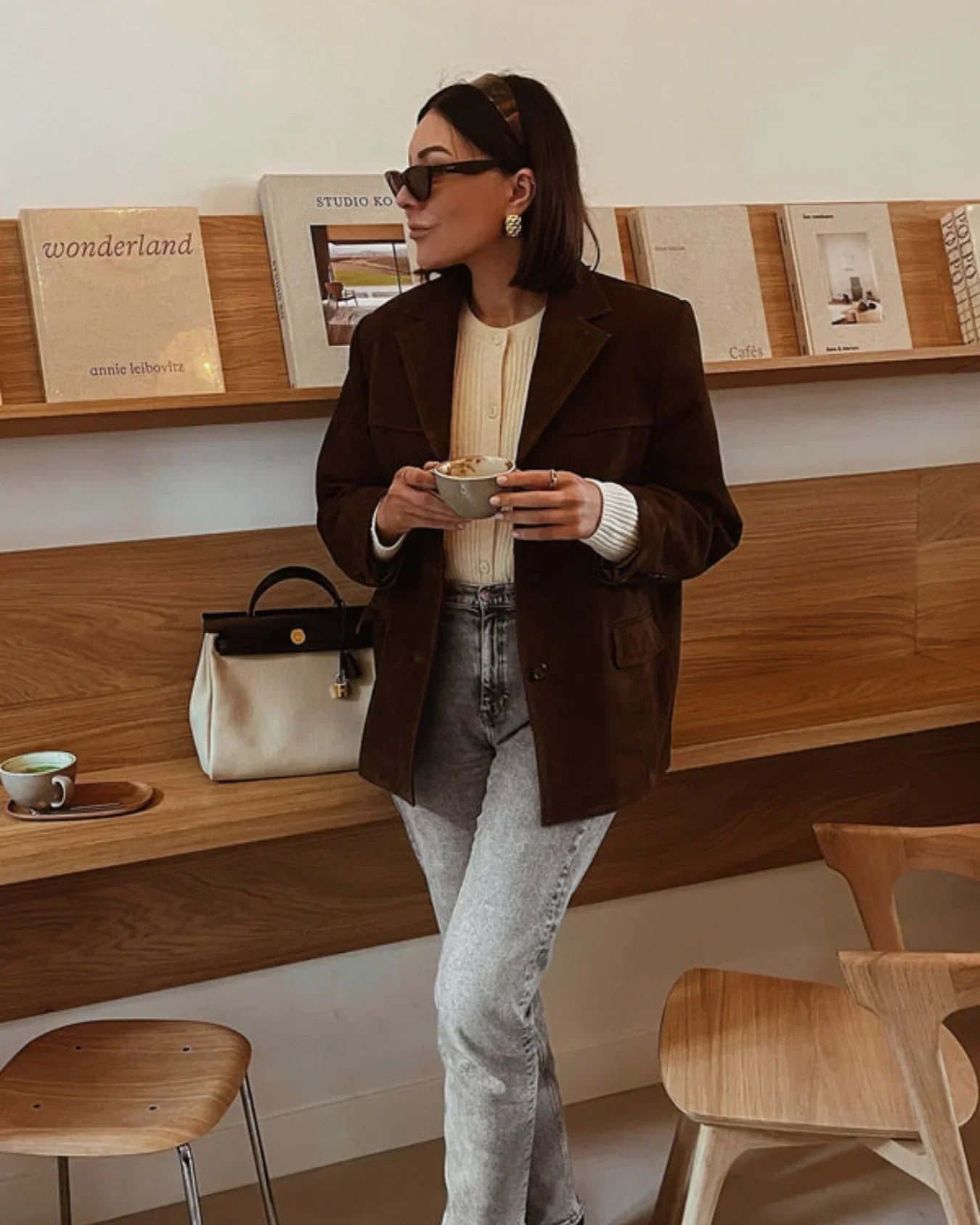 Damesblazer van suède, ideaal voor de herfst en winter, hoogwaardig materiaal met een veelzijdig ontwerp en tijdloze stijl.