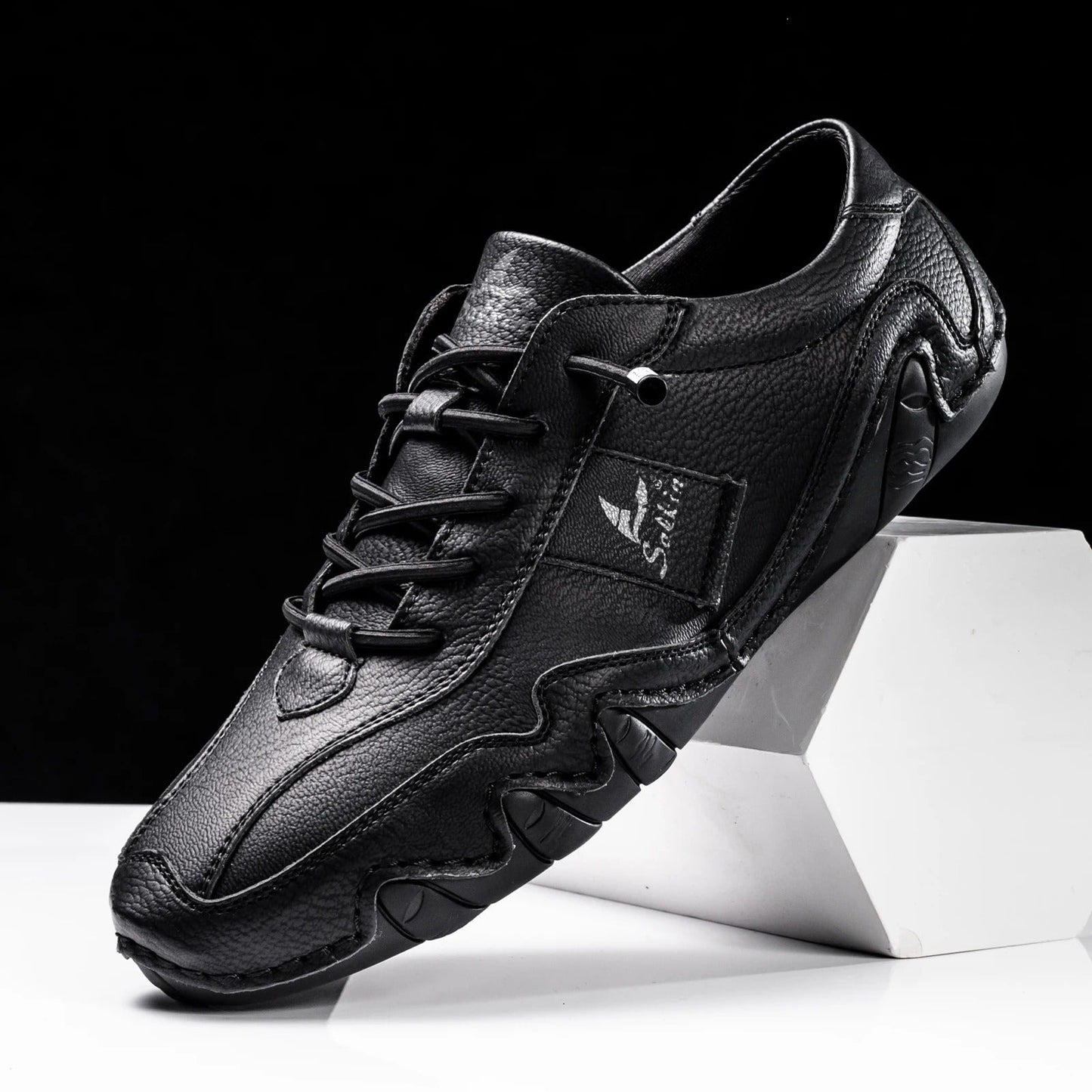 Elegante herenschoenen met ergonomisch ontwerp en antislipzool, ideaal voor herfst- en winterdagen.