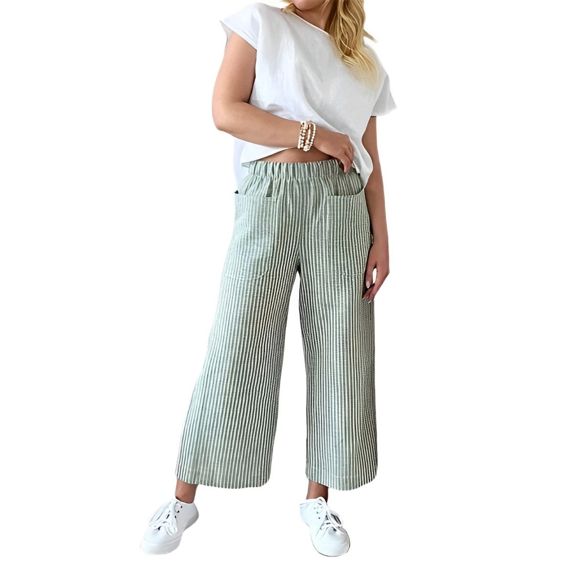 Relaxte katoenen broek voor de zomer, gemaakt van licht, ademend materiaal en met een comfortabele pasvorm.