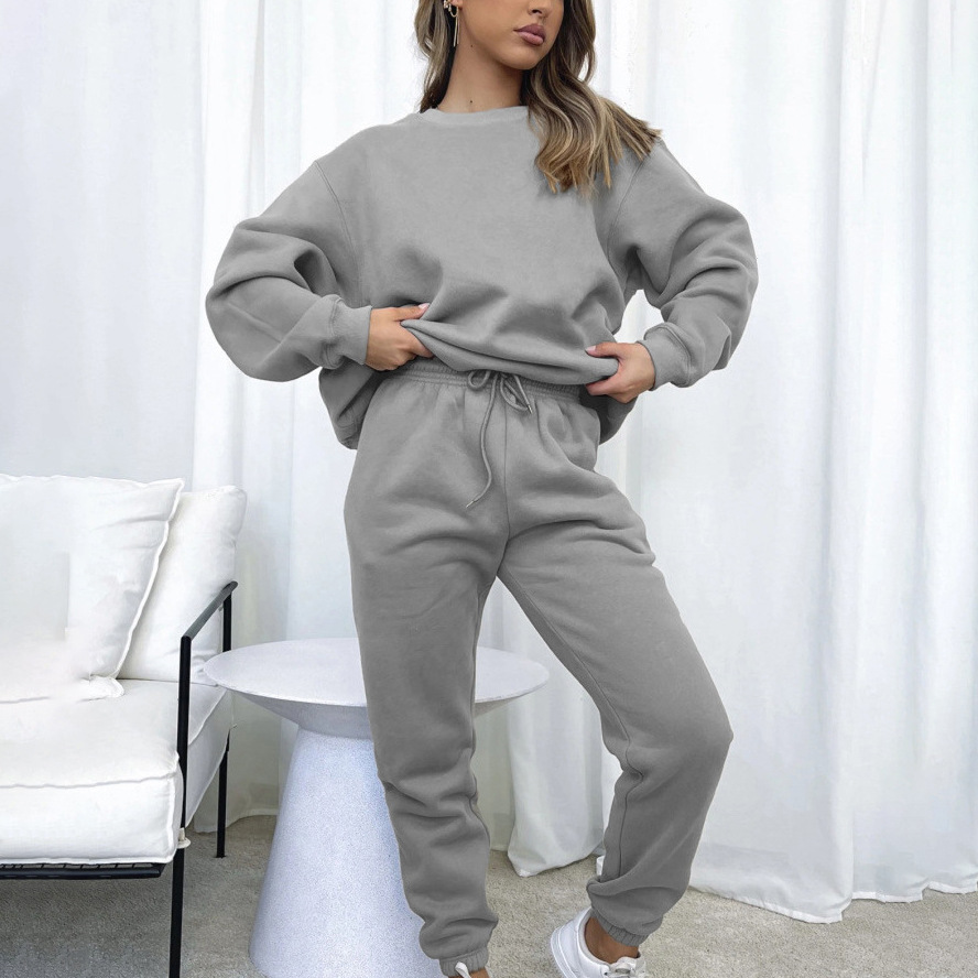Gezellige trui en broek voor dames, biedt comfort en stijl voor elke dag