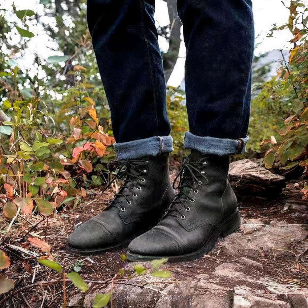 Klassieke veterboots voor heren voor de herfst en winter met een robuuste buitenzool en leer van hoge kwaliteit.
