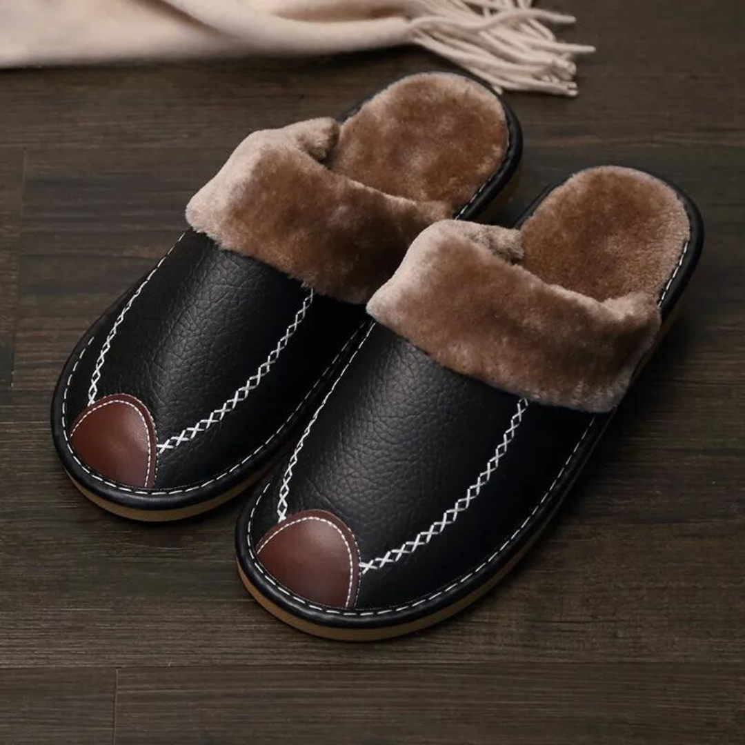Klassieke herensandalen van warm leer met een zachte voering, ideaal voor herfst- of winterdagen, met comfort en stijl.