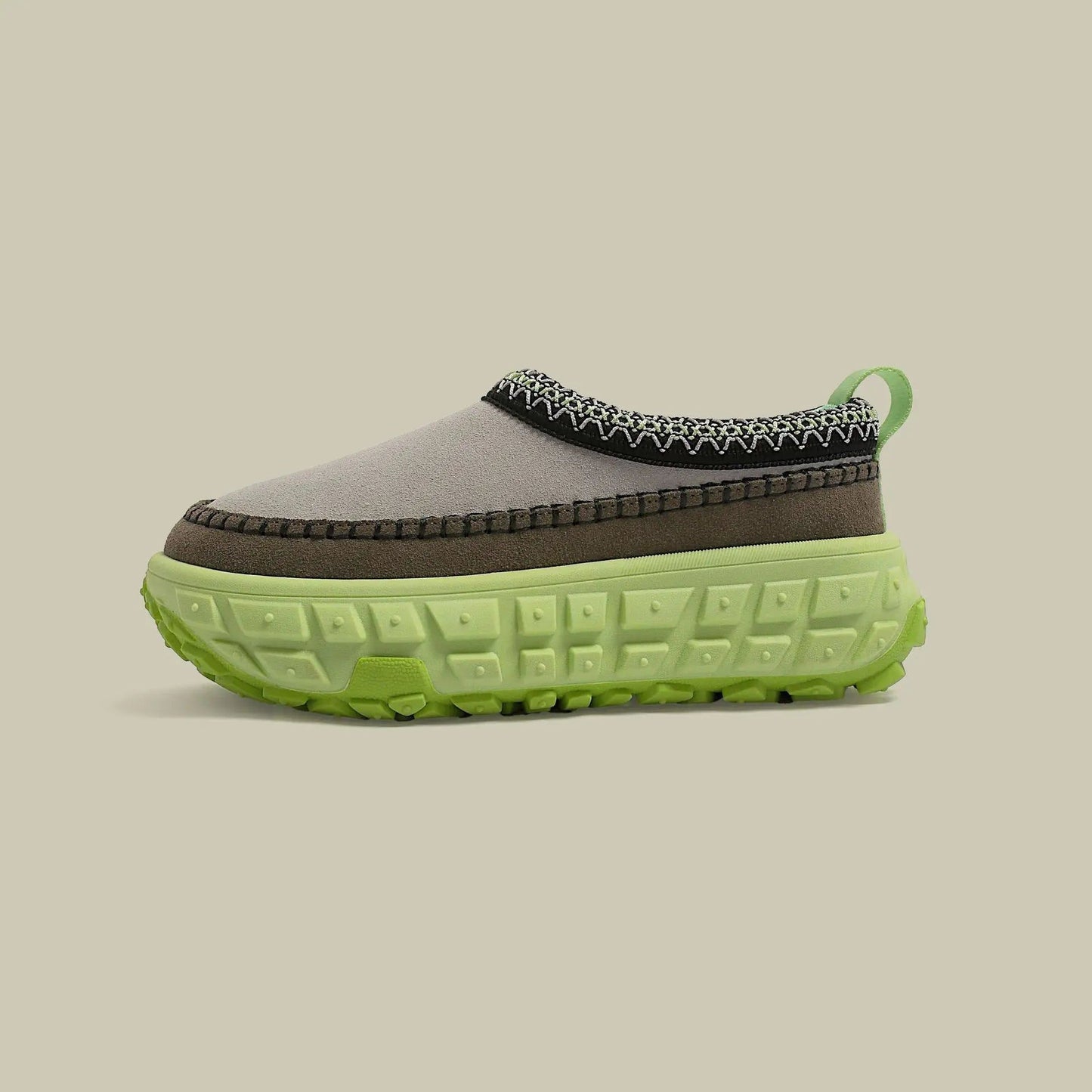 Luxe wolkenschoenen voor dames met antislipzool en gewatteerde tussenzool, ideaal voor herfst- en winterdagen.