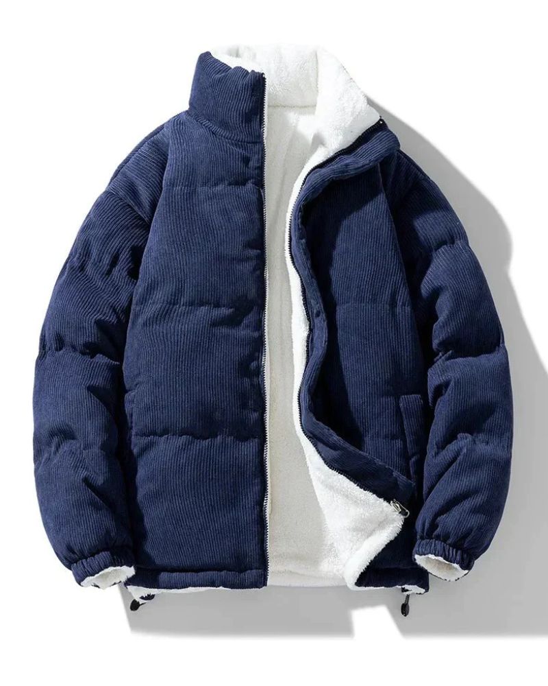 Modieus omkeerbaar winterjack voor heren met een warme voering en waterafstotende buitenlaag, perfect voor herfst- en winterdagen.