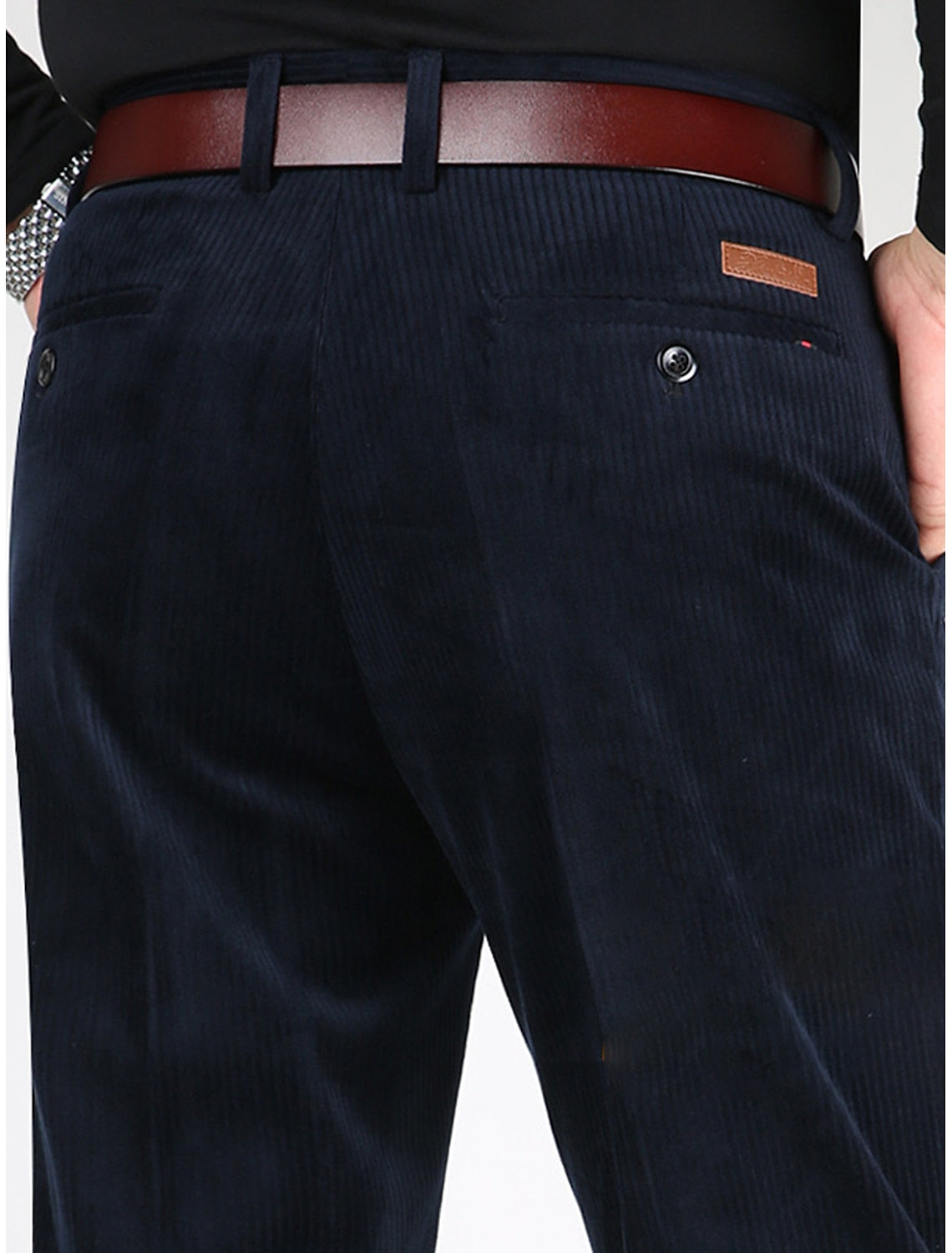 Modieuze corduroy zomerbroek voor heren met stijlvolle zakken - ideaal voor een moderne zomerlook.