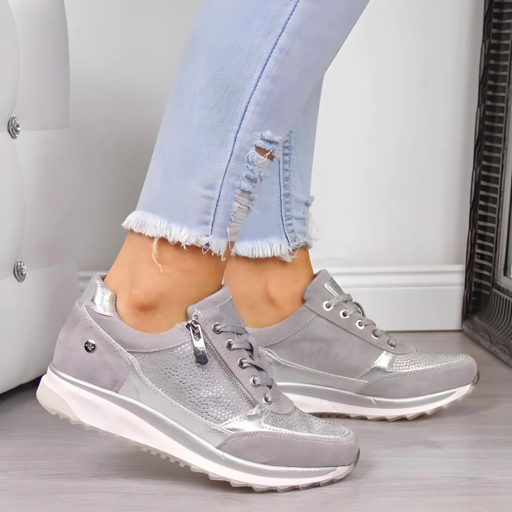 Comfortabele orthopedische schoenen voor vrouwen met schokabsorberende zool, ideaal voor herfstwandelingen.