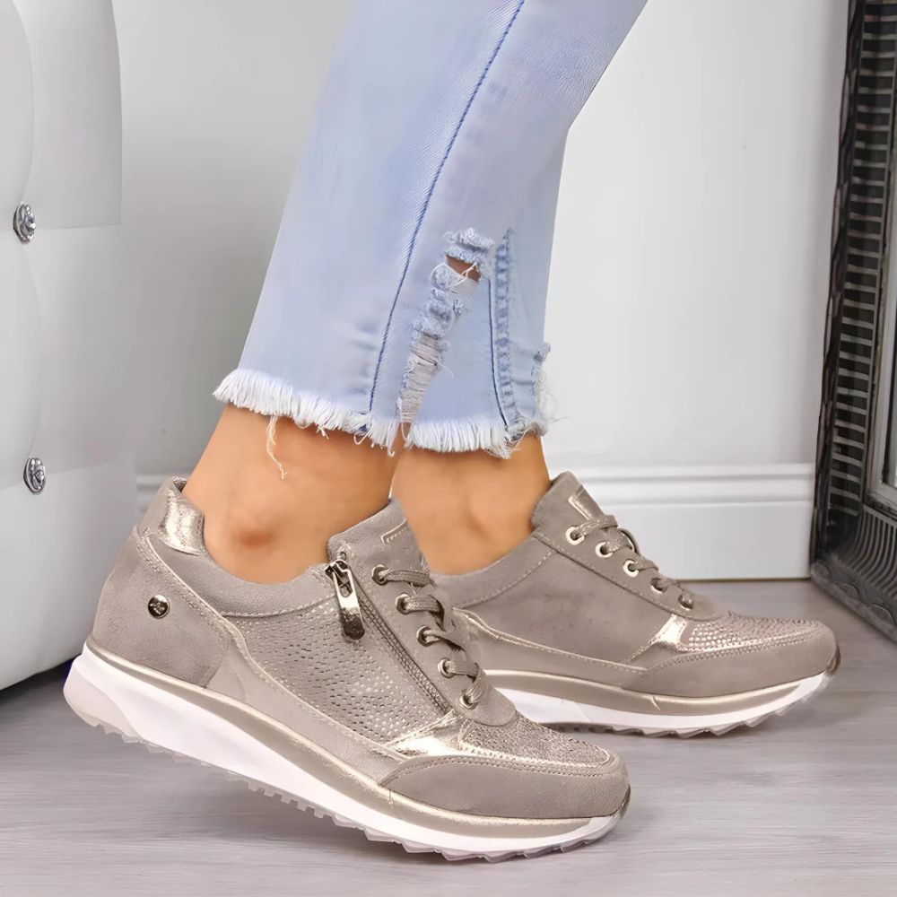 Comfortabele orthopedische schoenen voor vrouwen met schokabsorberende zool, ideaal voor herfstwandelingen.