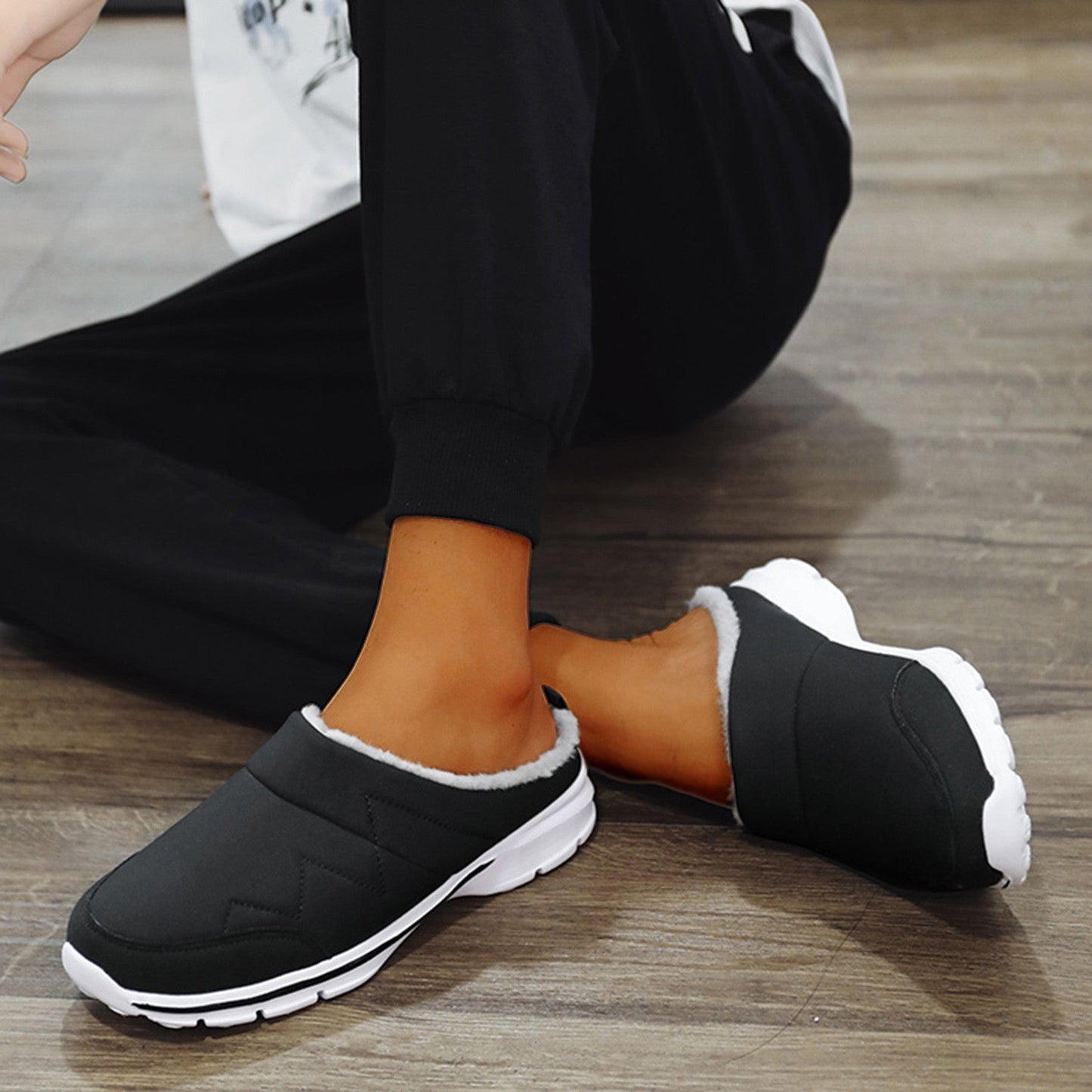 Orthopedische pantoffels voor heren, ideaal voor herfst- en winterdagen, met ergonomisch voetbed en zachte voering voor maximaal comfort.