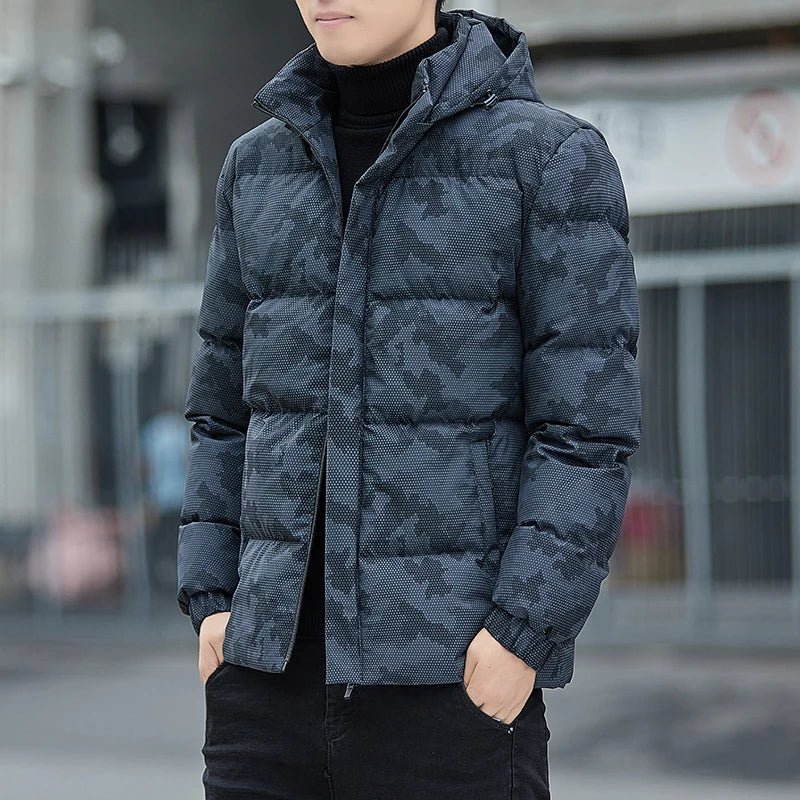 Relaxed camouflagekussenjack voor heren, ideaal voor koude dagen en een casual look.