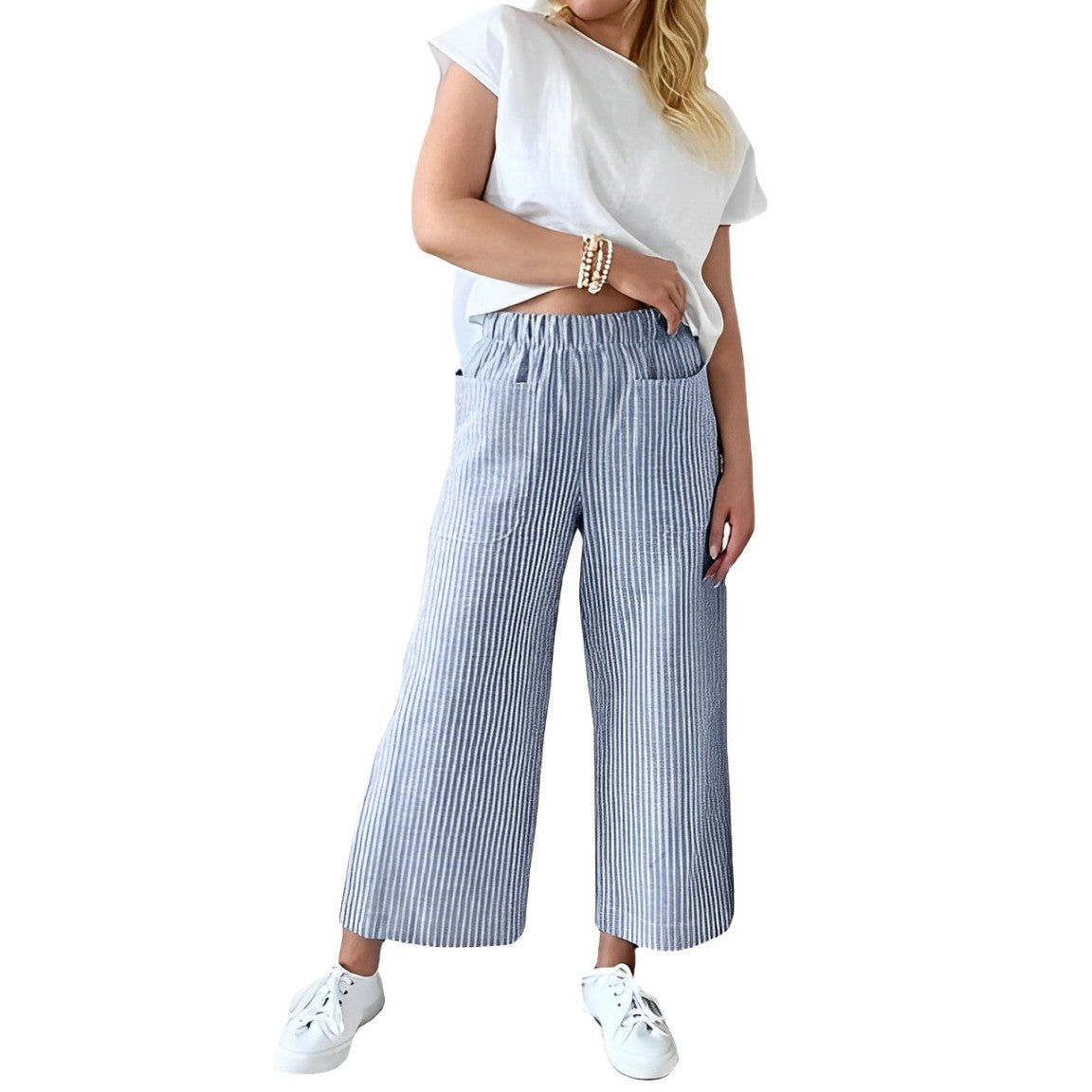 Relaxte katoenen broek voor de zomer, gemaakt van licht, ademend materiaal en met een comfortabele pasvorm.