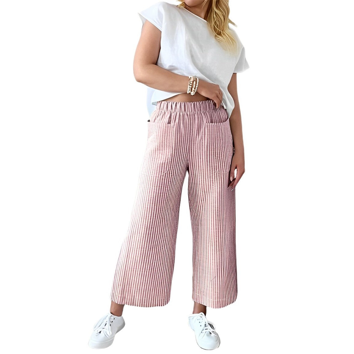 Relaxte katoenen broek voor de zomer, gemaakt van licht, ademend materiaal en met een comfortabele pasvorm.