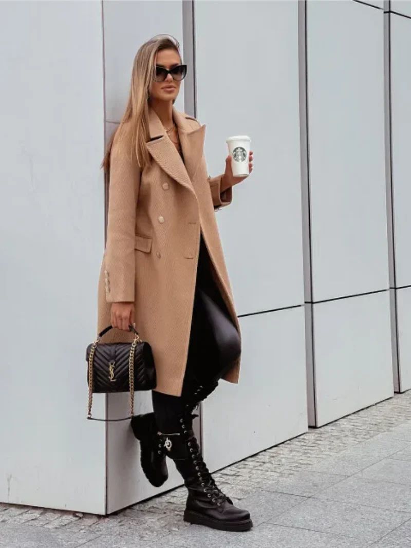 Slanke trenchcoat voor dames, ideaal voor koude herfst- en winterdagen, nauwsluitend en elegant