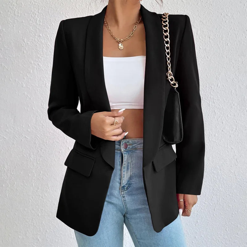 Stijlvolle blazer voor dames, ideaal voor elegante en casual outfits, met hoogwaardig materiaal en praktische zakken.