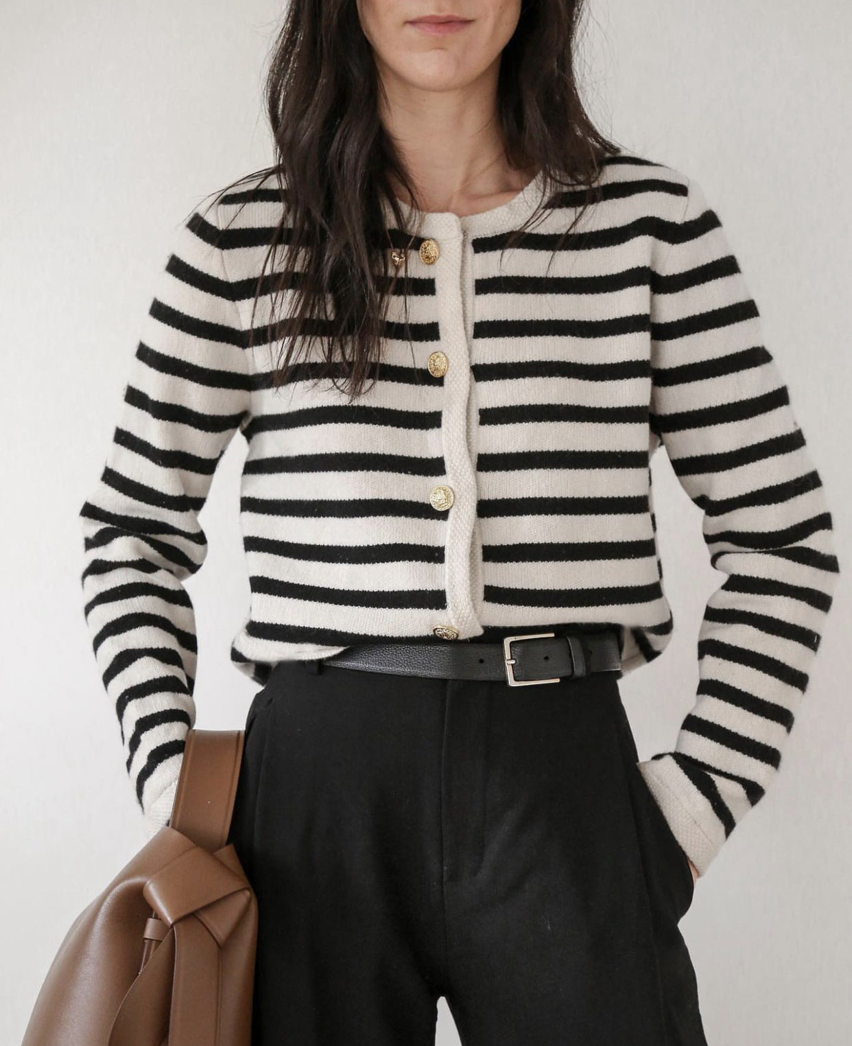 Elegant damesvest in Parijse stijl, perfect voor frisse dagen