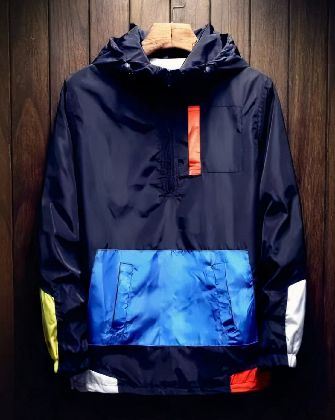 Trendy waterdicht jack met capuchon voor heren met een moderne look en verstelbare capuchon.