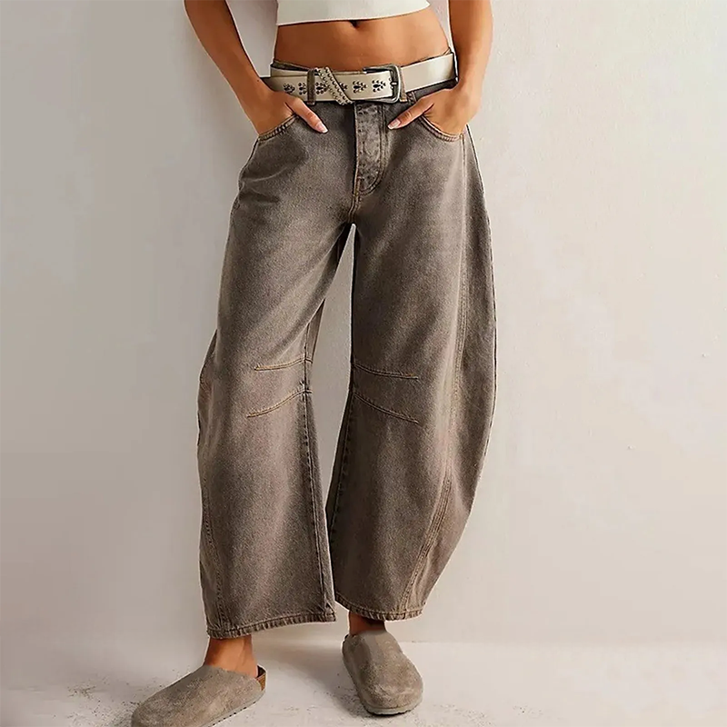 Trendy casual broek voor dames met een lichte pasvorm en modern design voor een stijlvolle look.