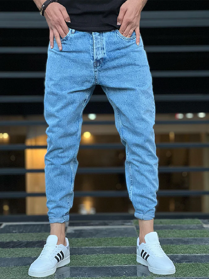 Lichtgewicht denim zomerjeans voor heren met een trendy snit en ademende stof.