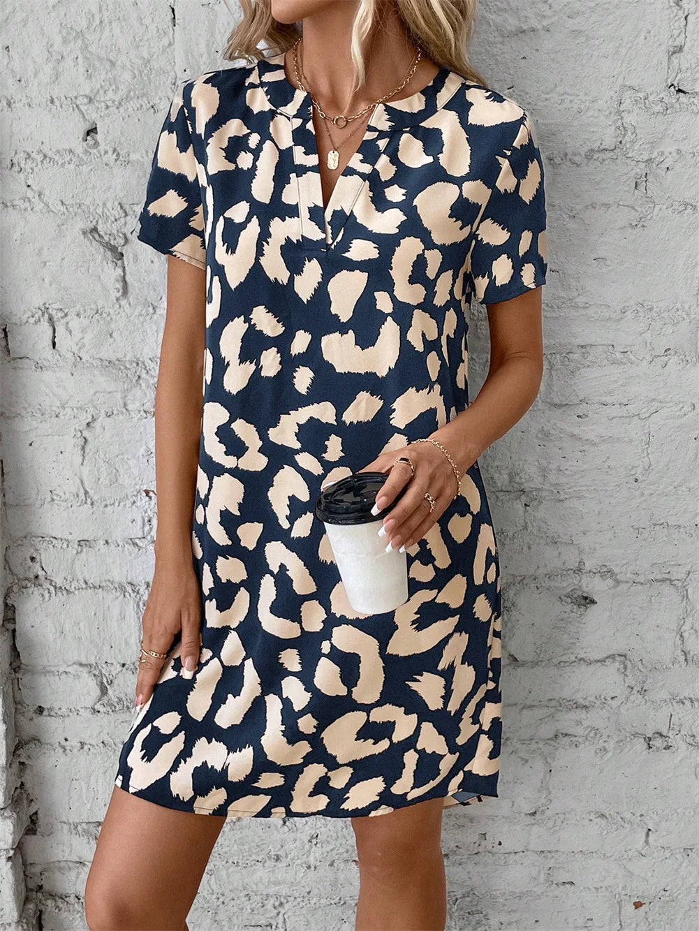 Elegante en veelzijdige jurk voor warme lente- en zomerdagen