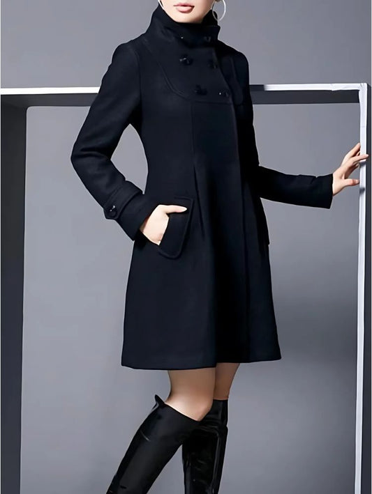 Veelzijdige lange winterjas met elegante snit en warme voering, ideaal voor elke winterse gelegenheid.