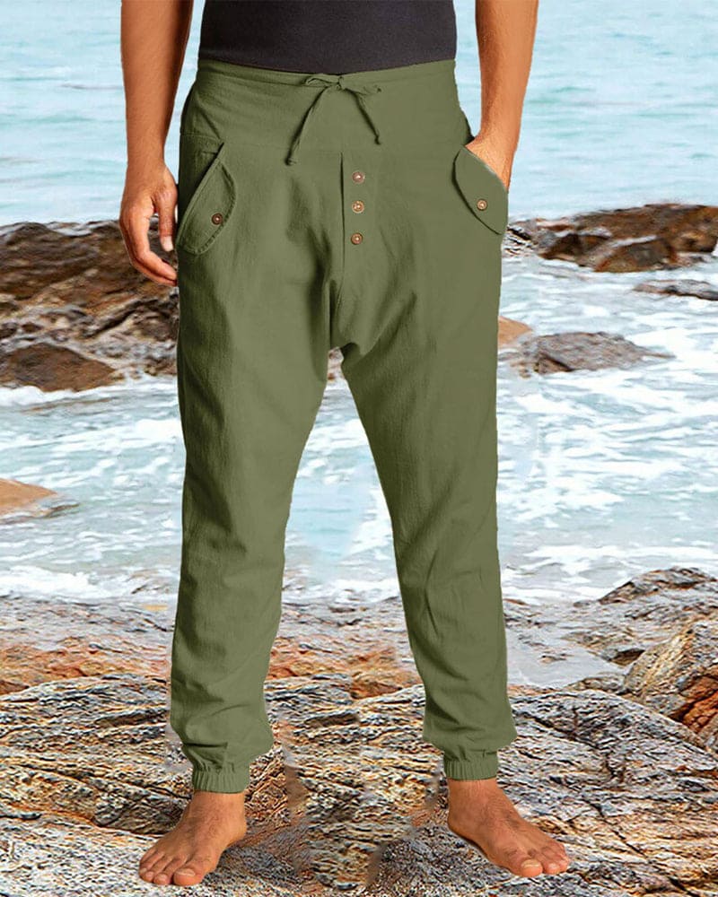 Veelzijdige zomerbroek voor heren, gemaakt van ademend materiaal en met een comfortabele snit.