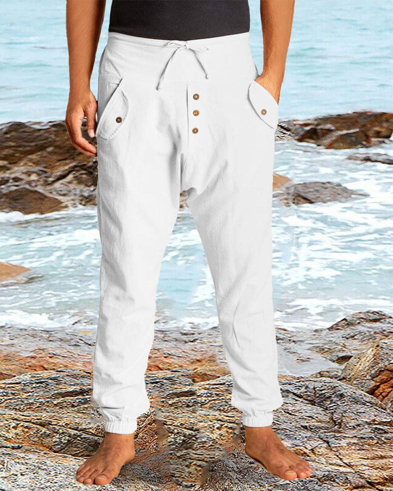 Veelzijdige zomerbroek voor heren, gemaakt van ademend materiaal en met een comfortabele snit.