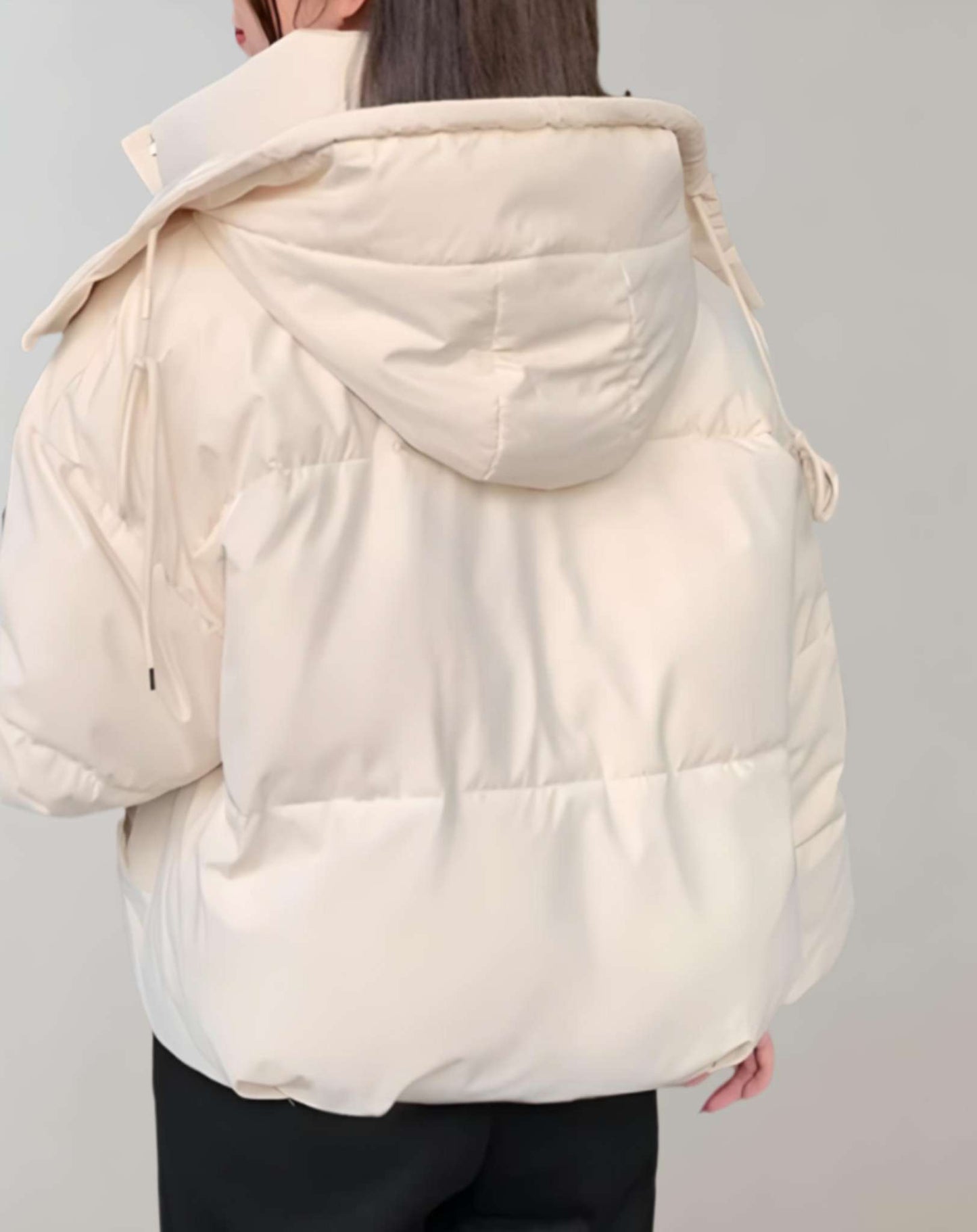 Warme gewatteerde katoenen jas voor dames, ideaal voor de herfst en winter, met een praktische capuchon en ruime zakken.