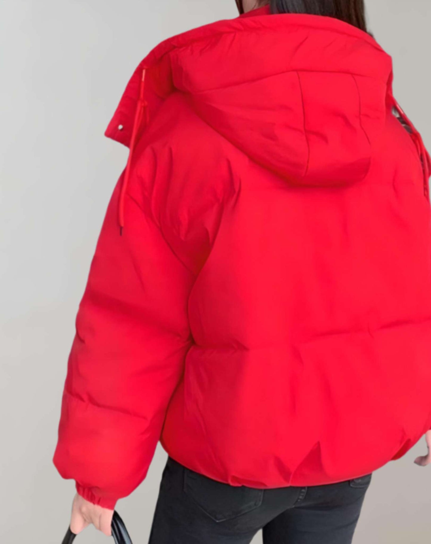 Warme gewatteerde katoenen jas voor dames, ideaal voor de herfst en winter, met een praktische capuchon en ruime zakken.