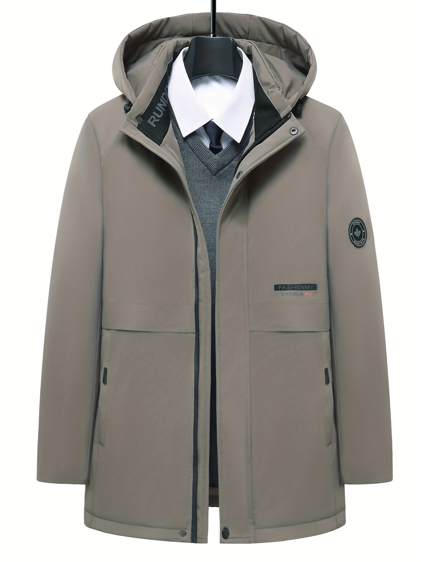 Warme, stijlvolle winterjas met verstelbare capuchon en knusse voering, ideaal voor herfst- en winterdagen.