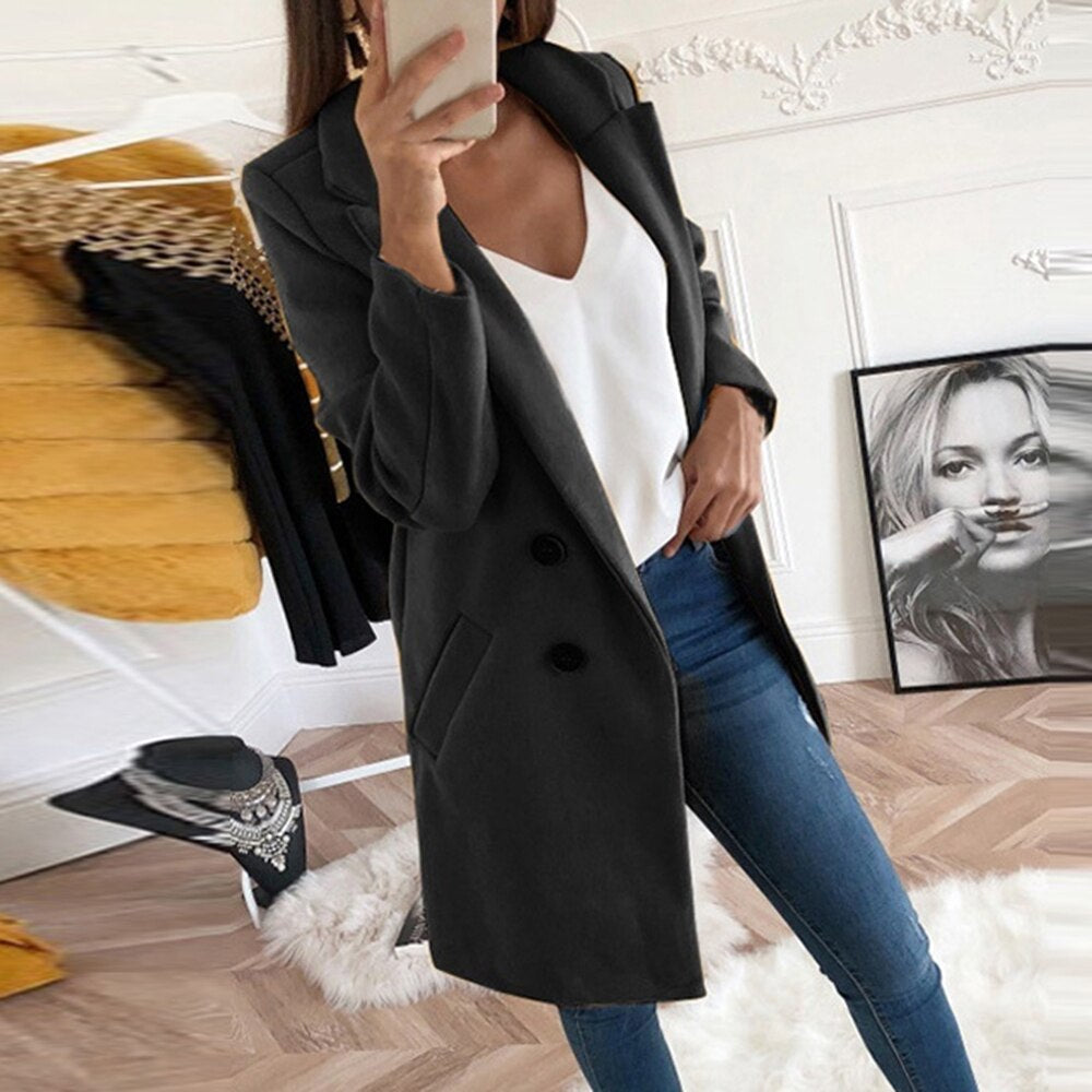 Warme stijlvolle winterjas met elegante uitstraling en comfortabele voering, ideaal voor koude dagen