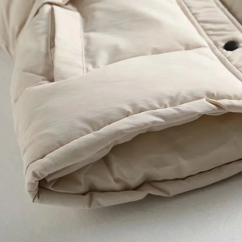 Winddichte bodywarmer voor dames, ideaal voor herfst- en winterdagen, met lichtgewicht constructie, hoge kraag en praktische zakken.