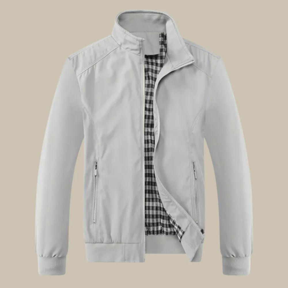 Winddichte zomerjas voor heren met moderne pasvorm, perfect voor frisse lentedagen.