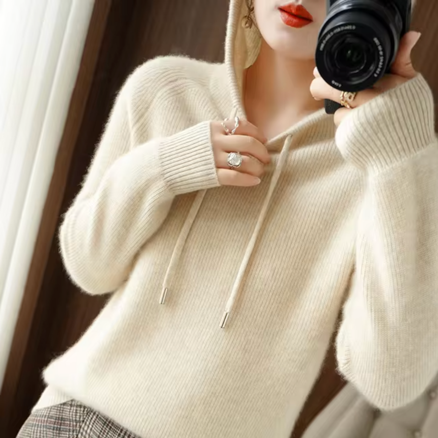 Warme gebreide hoodie voor dames, ideaal voor koude winterdagen
