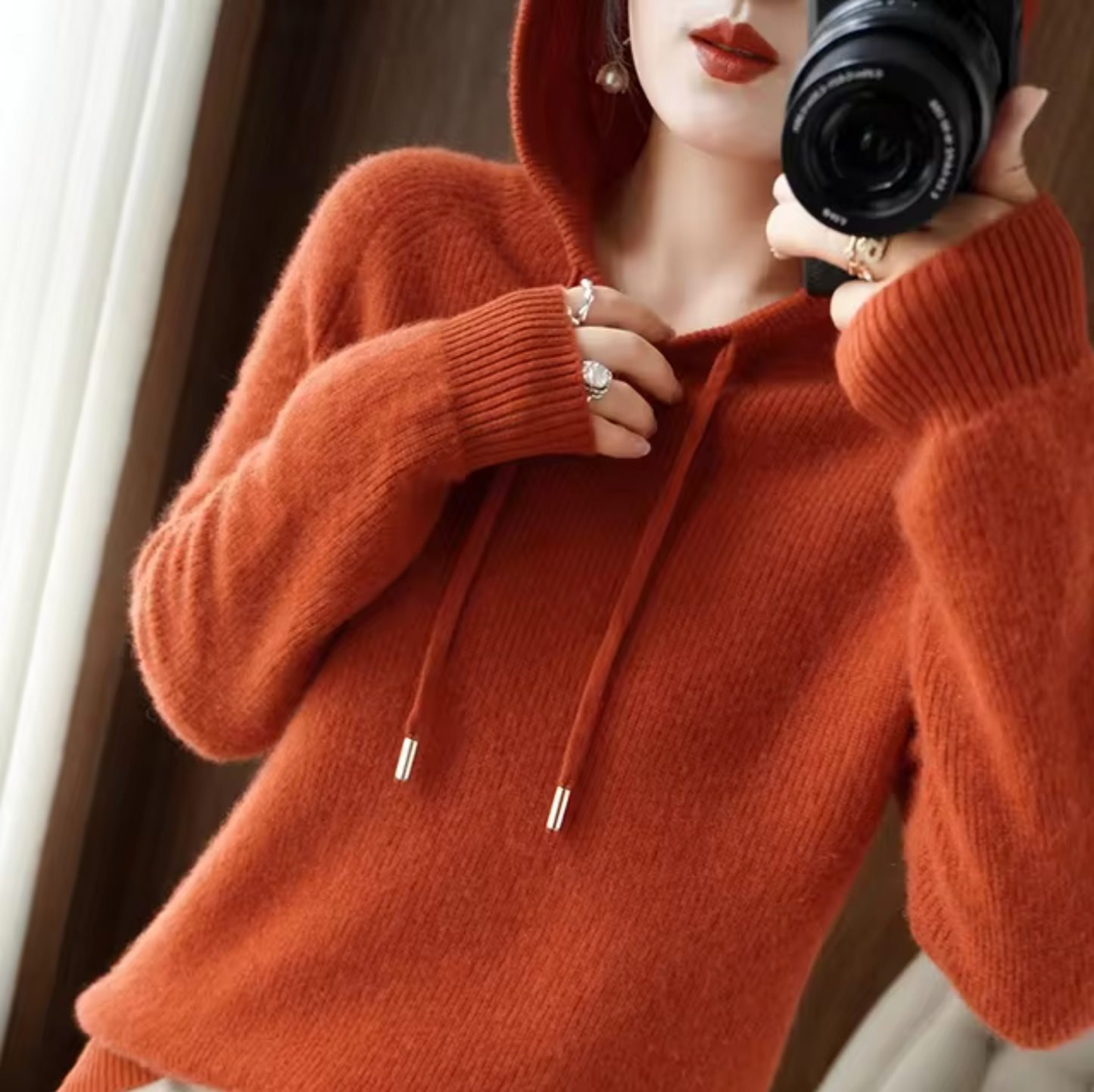 Warme gebreide hoodie voor dames, ideaal voor koude winterdagen