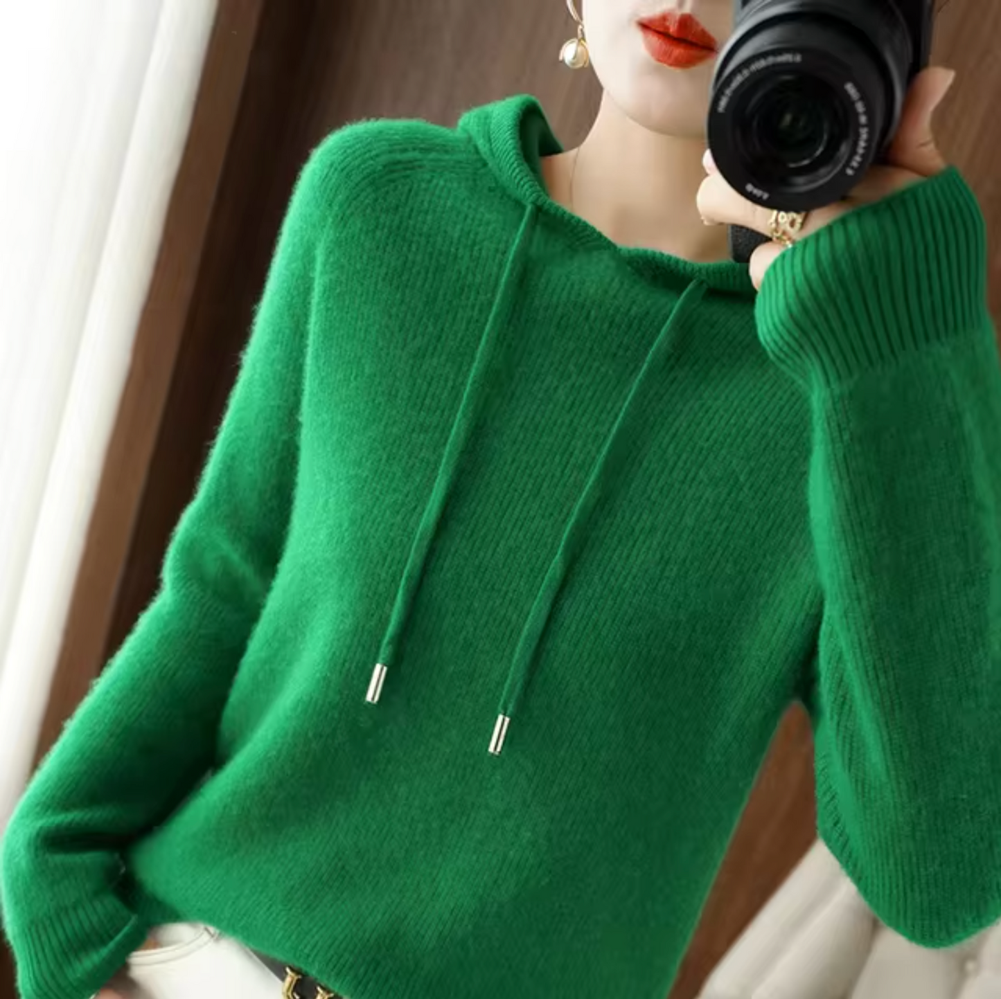 Warme gebreide hoodie voor dames, ideaal voor koude winterdagen