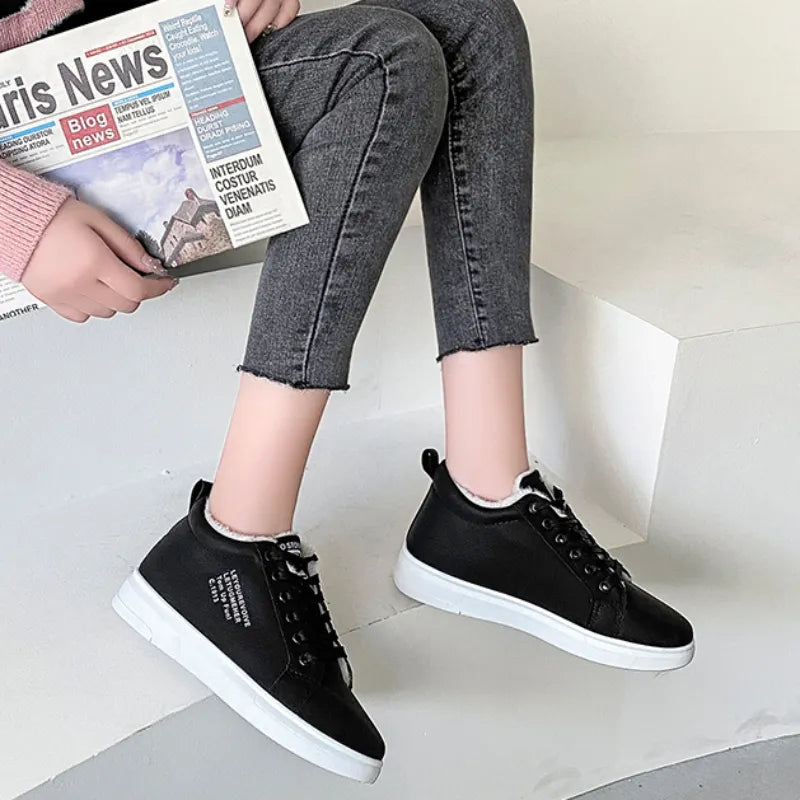 Fluwelen sneakers die klaar zijn voor de herfst: maak je klaar voor de herfst! - April