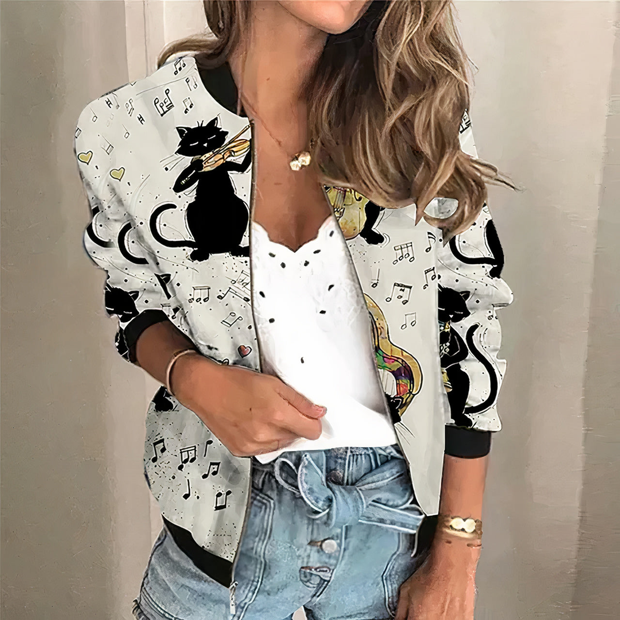 Bedrukte zip-up jas met heldere spetterprint, lichtgewicht materiaal en ritssluiting aan de voorkant, ideaal om een opvallende touch toe te voegen aan casual outfits.