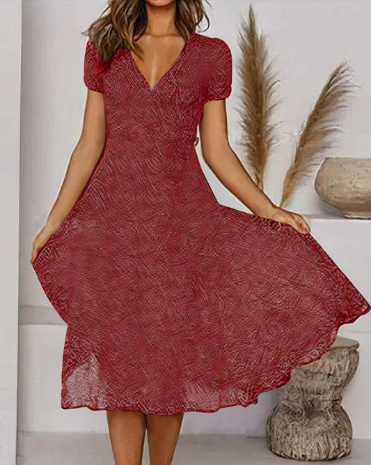 Luchtige bloemenjurk van chiffon voor de zomer met een elegante snit en vloeiende stof