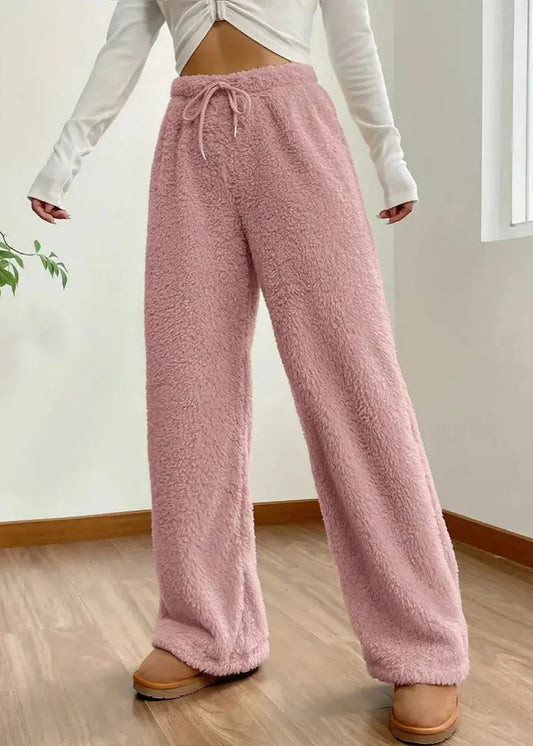 Comfortabele en comfortabele loungebroek met zachte stof en losse pasvorm voor maximaal comfort.