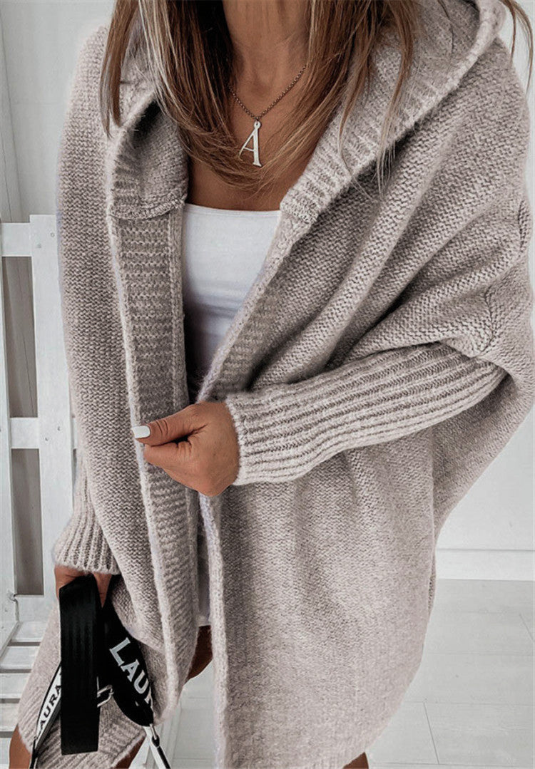 Gebreid vest met capuchon voor koele herfst- en winterdagen, gemaakt van hoogwaardig breiwerk met een knusse oversized pasvorm.