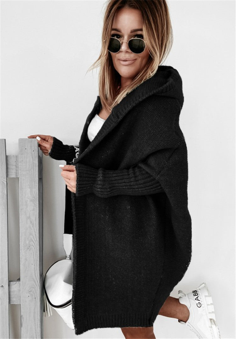 Gebreid vest met capuchon voor koele herfst- en winterdagen, gemaakt van hoogwaardig breiwerk met een knusse oversized pasvorm.