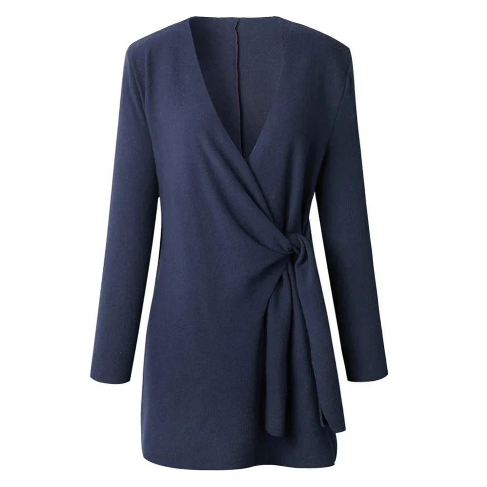 Gebreid vest met ceintuur voor dames, ideaal voor herfst- en winterdagen.