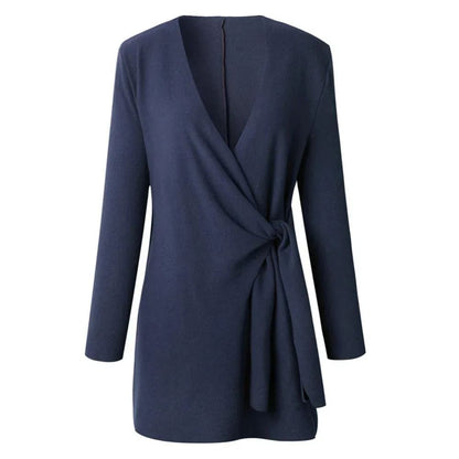 Gebreid vest met ceintuur voor dames, ideaal voor herfst- en winterdagen.