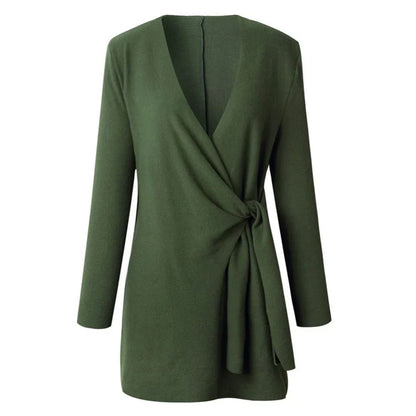 Gebreid vest met ceintuur voor dames, ideaal voor herfst- en winterdagen.
