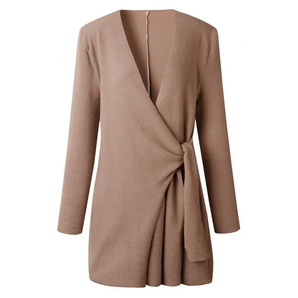 Gebreid vest met ceintuur voor dames, ideaal voor herfst- en winterdagen.