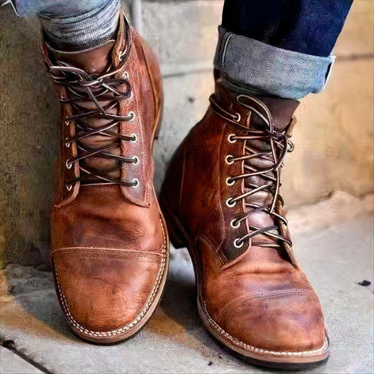 Klassieke veterboots voor heren voor de herfst en winter met een robuuste buitenzool en leer van hoge kwaliteit.