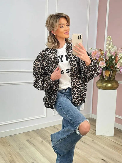 Jas met luipaardprint voor dames, ideaal voor de herfst en winter, zacht materiaal met een opvallend ontwerp voor stijlvol comfort.